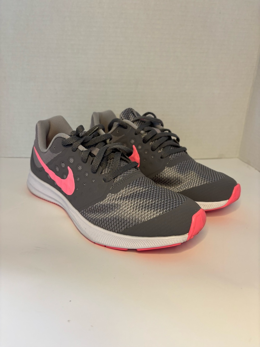 Nike Girls Sneakers Size 6Y